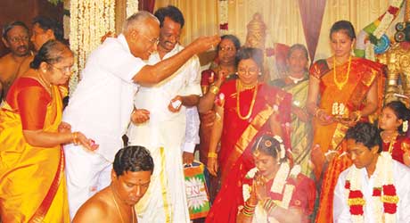 Satish & Bhavatharini, Success Story, My daughters marriage was finalized in just one month, kalyanamalai Matrimony magazine